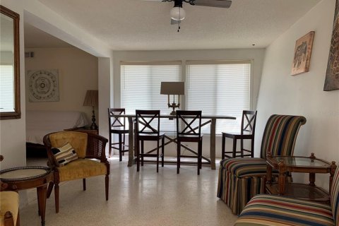 House in Clearwater, Florida 2 bedrooms, 192.68 sq.m. № 2218803 - photo 10