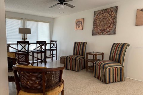 House in Clearwater, Florida 2 bedrooms, 192.68 sq.m. № 2218803 - photo 8