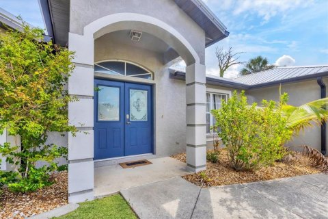 House in North Port, Florida 3 bedrooms, 131.74 sq.m. № 1755632 - photo 11