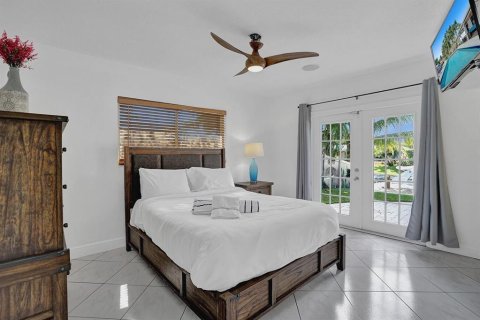 House in Fort Lauderdale, Florida 3 bedrooms, 147.53 sq.m. № 2275174 - photo 5