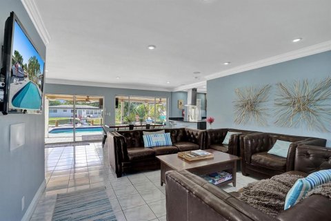 House in Fort Lauderdale, Florida 3 bedrooms, 147.53 sq.m. № 2275174 - photo 18
