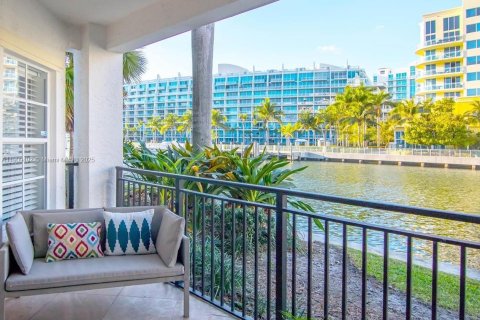 Copropriété à vendre à Aventura, Floride: 3 chambres, 122.63 m2 № 1966337 - photo 1