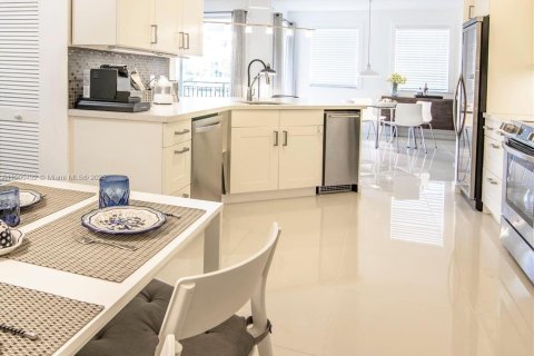 Copropriété à vendre à Aventura, Floride: 3 chambres, 122.63 m2 № 1966337 - photo 17