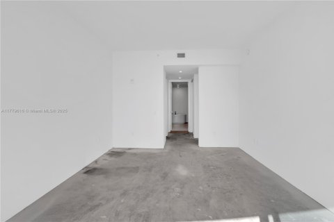 Condo in Sunny Isles Beach, Florida, 2 bedrooms in AURORA  № 2013781 - photo 18