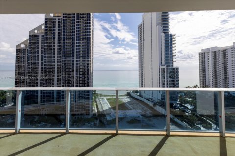 Condo in Sunny Isles Beach, Florida, 2 bedrooms in AURORA  № 2013781 - photo 9