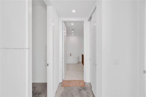 Condo in Sunny Isles Beach, Florida, 2 bedrooms in AURORA  № 2013781 - photo 19