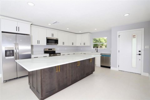 House in Orlando, Florida 3 bedrooms, 144.37 sq.m. № 1352799 - photo 5