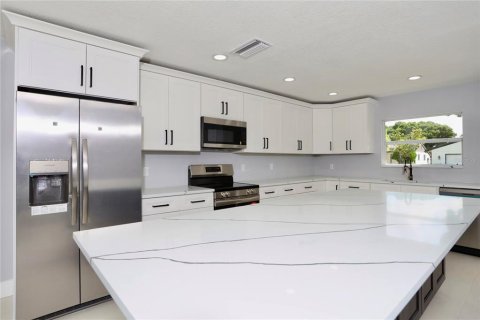 House in Orlando, Florida 3 bedrooms, 144.37 sq.m. № 1352799 - photo 6