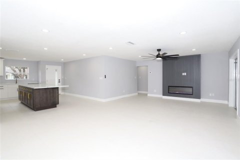 House in Orlando, Florida 3 bedrooms, 144.37 sq.m. № 1352799 - photo 4