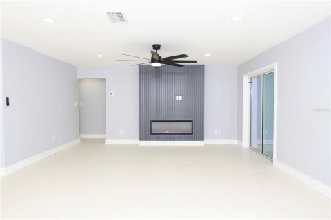 House in Orlando, Florida 3 bedrooms, 144.37 sq.m. № 1352799 - photo 11