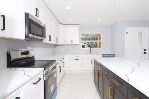 House in Orlando, Florida 3 bedrooms, 144.37 sq.m. № 1352799 - photo 10