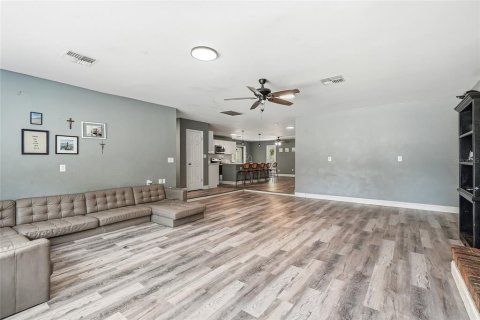 Casa en venta en Spring Hill, Florida, 5 dormitorios, 237.64 m2 № 2306582 - foto 11
