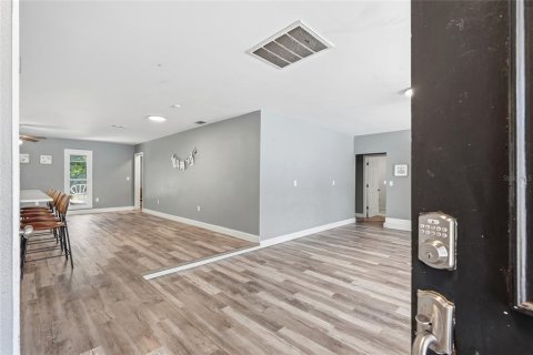 Casa en venta en Spring Hill, Florida, 5 dormitorios, 237.64 m2 № 2306582 - foto 8
