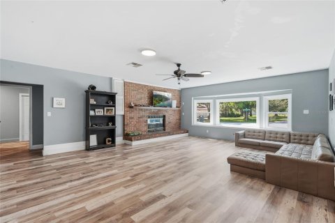 Casa en venta en Spring Hill, Florida, 5 dormitorios, 237.64 m2 № 2306582 - foto 9