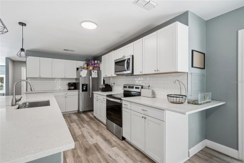 Casa en venta en Spring Hill, Florida, 5 dormitorios, 237.64 m2 № 2306582 - foto 16