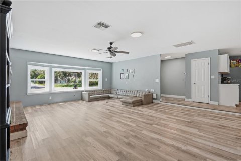 Casa en venta en Spring Hill, Florida, 5 dormitorios, 237.64 m2 № 2306582 - foto 10