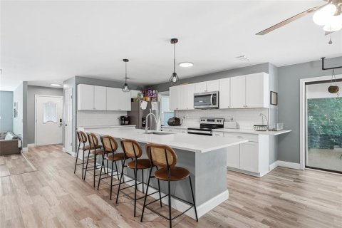 Casa en venta en Spring Hill, Florida, 5 dormitorios, 237.64 m2 № 2306582 - foto 15