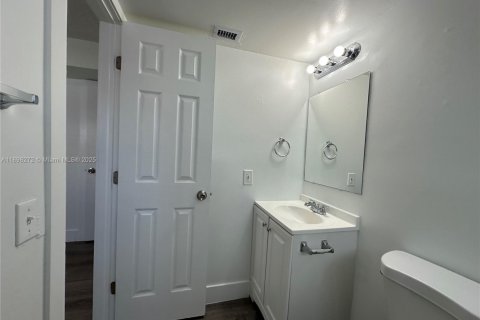 Apartment in Miami, Florida 1 bedroom № 1949457 - photo 17