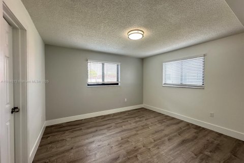 Apartment in Miami, Florida 1 bedroom № 1949457 - photo 11