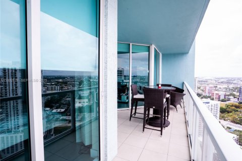 Condo in Miami, Florida, 2 bedrooms № 1990499 - photo 17