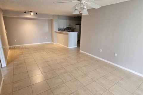 Copropriété à louer à Lake Worth, Floride: 3 chambres, 118.54 m2 № 1965162 - photo 2