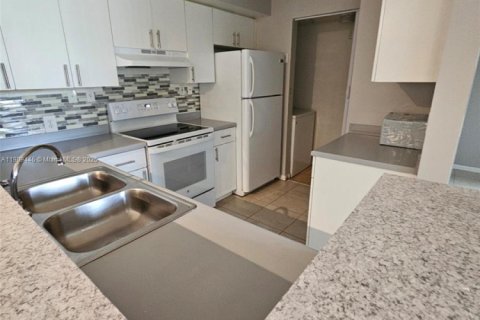 Copropriété à louer à Lake Worth, Floride: 3 chambres, 118.54 m2 № 1965162 - photo 3