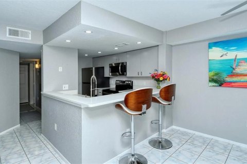 Copropriété à vendre à Sarasota, Floride: 2 chambres, 91.04 m2 № 2234004 - photo 9