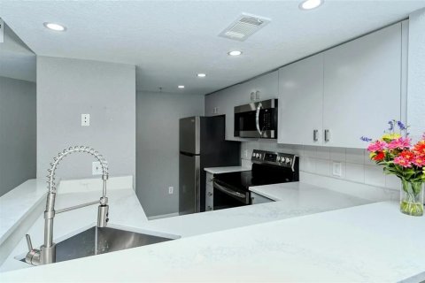 Copropriété à vendre à Sarasota, Floride: 2 chambres, 91.04 m2 № 2234004 - photo 7