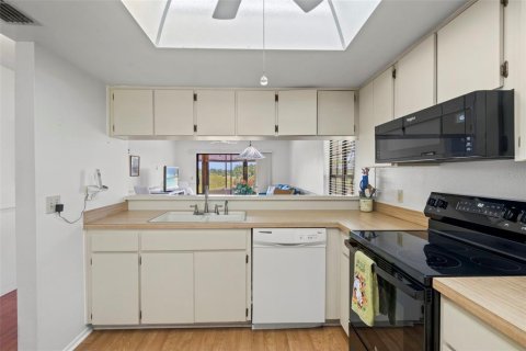 Villa ou maison à vendre à Spring Hill, Floride: 2 chambres, 92.44 m2 № 2219271 - photo 13