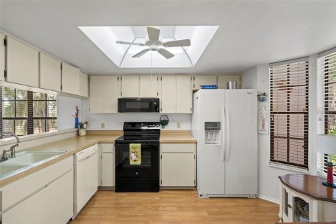 Villa ou maison à vendre à Spring Hill, Floride: 2 chambres, 92.44 m2 № 2219271 - photo 12