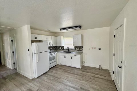 House in Arcadia, Florida 3 bedrooms, 75.81 sq.m. № 1884588 - photo 2