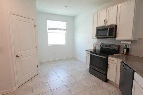 Casa en alquiler en Kissimmee, Florida, 3 dormitorios, 196.49 m2 № 1757994 - foto 7