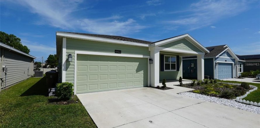 Casa en Kissimmee, Florida 3 dormitorios, 196.49 m2 № 1757994