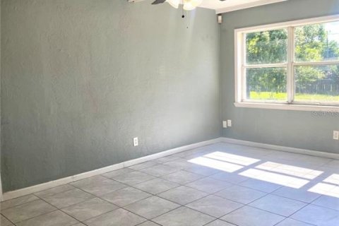 Villa ou maison à vendre à Kissimmee, Floride: 2 chambres, 82.59 m2 № 2389092 - photo 3