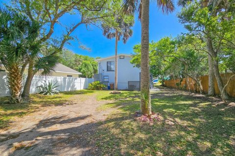 House in Flagler Beach, Florida 2 bedrooms, 126.35 sq.m. № 1722688 - photo 4