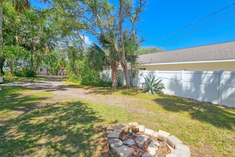 House in Flagler Beach, Florida 2 bedrooms, 126.35 sq.m. № 1722688 - photo 3