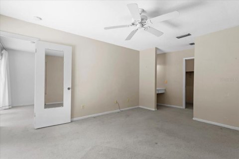 House in Gainesville, Florida 4 bedrooms, 170.48 sq.m. № 2102314 - photo 13