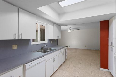 House in Gainesville, Florida 4 bedrooms, 170.48 sq.m. № 2102314 - photo 10