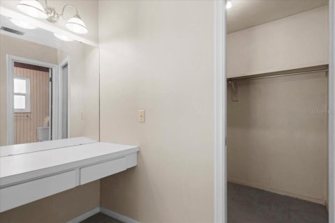 House in Gainesville, Florida 4 bedrooms, 170.48 sq.m. № 2102314 - photo 14