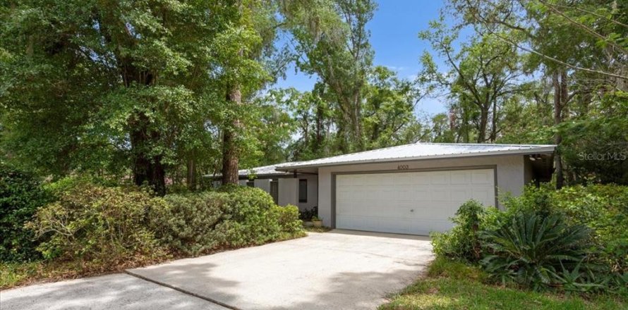 House in Gainesville, Florida 4 bedrooms, 170.48 sq.m. № 2102314
