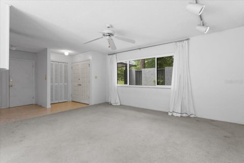 House in Gainesville, Florida 4 bedrooms, 170.48 sq.m. № 2102314 - photo 20