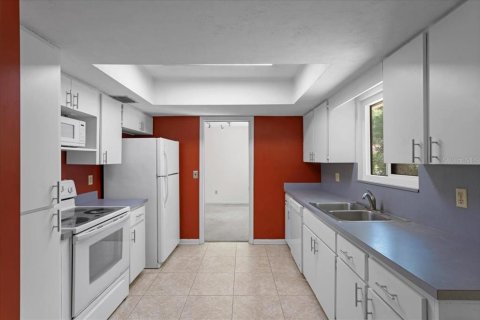 House in Gainesville, Florida 4 bedrooms, 170.48 sq.m. № 2102314 - photo 23