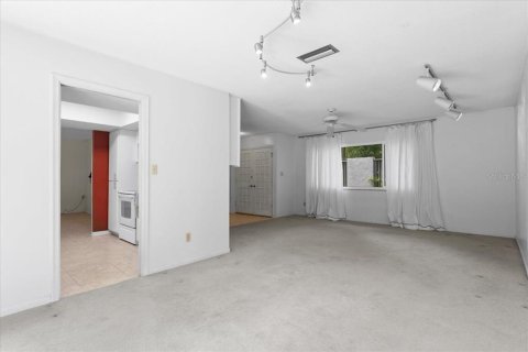 House in Gainesville, Florida 4 bedrooms, 170.48 sq.m. № 2102314 - photo 18