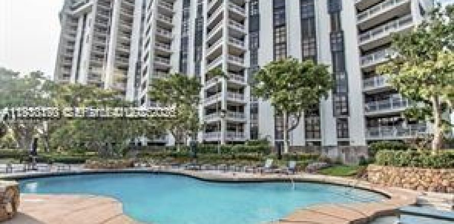 Кондоминиум с 2 спальнями в Майами, Флорида № 1988946