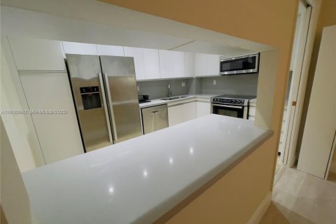 Снять в аренду кондоминиум в Майами, Флорида 2 спальни, 121.89м2, № 1988946 - фото 5