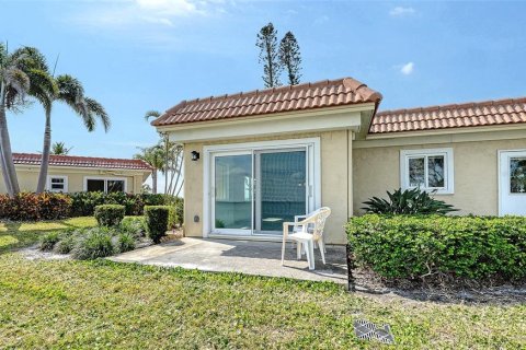 House in Longboat Key, Florida 3 bedrooms, 132.11 sq.m. № 1685478 - photo 13