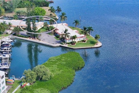 House in Longboat Key, Florida 3 bedrooms, 132.11 sq.m. № 1685478 - photo 2