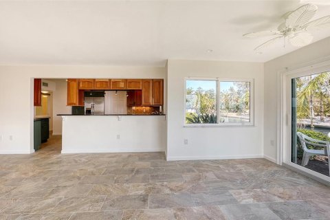 House in Longboat Key, Florida 3 bedrooms, 132.11 sq.m. № 1685478 - photo 15