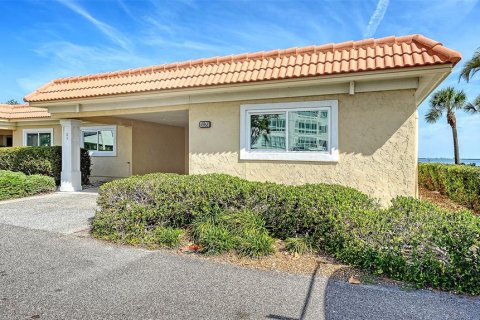 House in Longboat Key, Florida 3 bedrooms, 132.11 sq.m. № 1685478 - photo 3