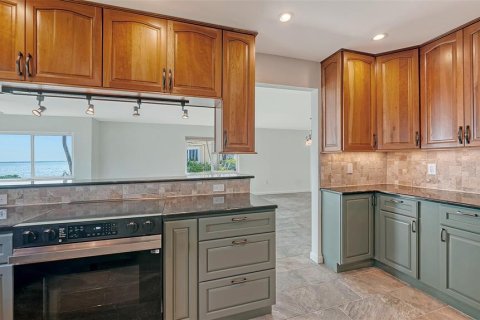 House in Longboat Key, Florida 3 bedrooms, 132.11 sq.m. № 1685478 - photo 19